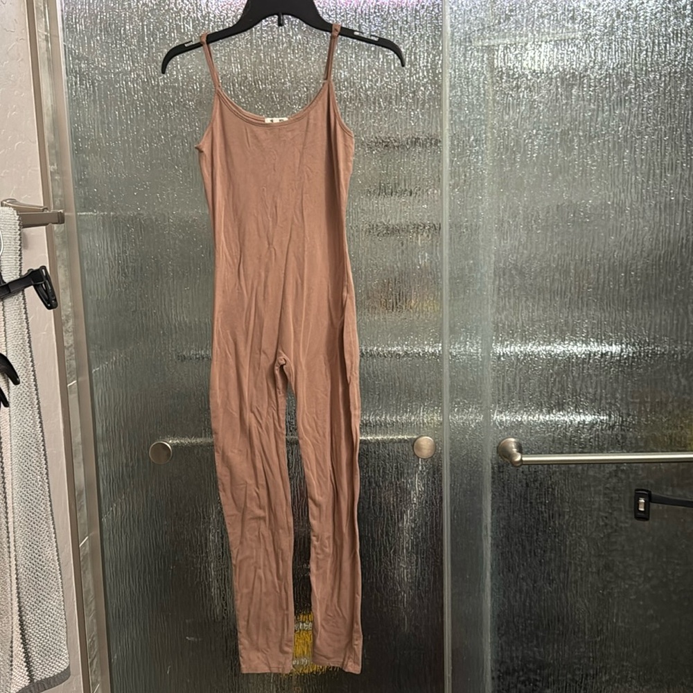 Sleeveless jumpsuit